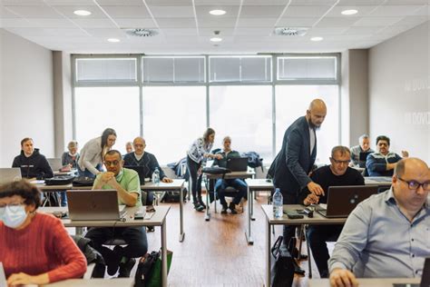 Skupina nosečnic na delavnici