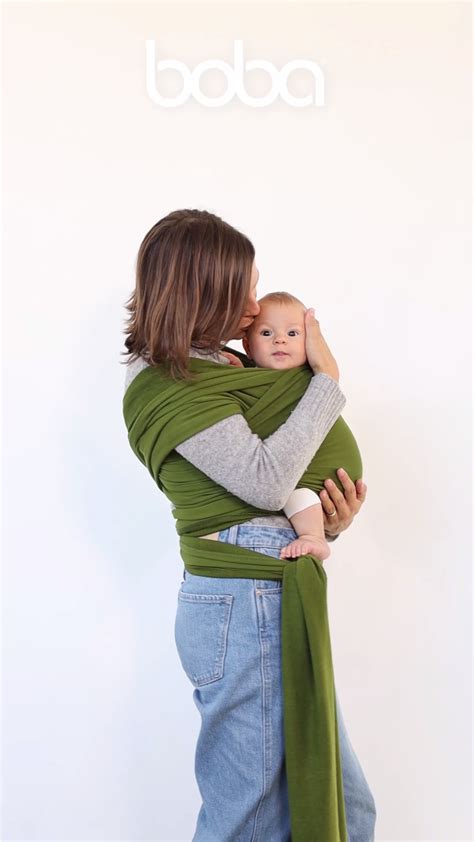 Ženska, ki zavezuje Boba Wrap