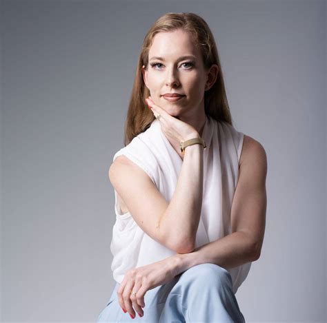 Ženska, ki jemlje vitamine