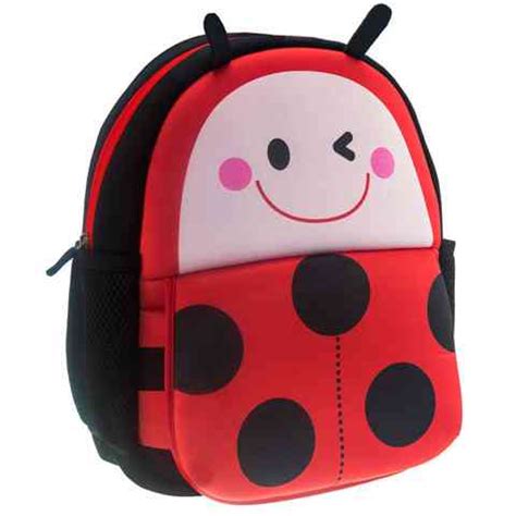 Dojenček, ovit v dekico z motivom pikapolonice