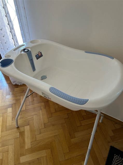 Otroška banjica s termometrom za vodo