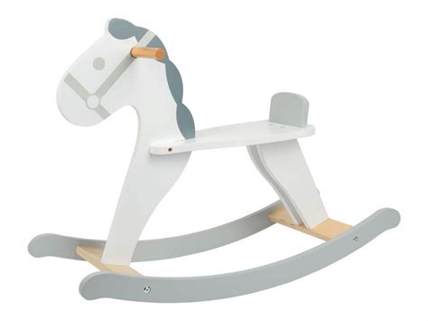 Leseni gugalni konjiček