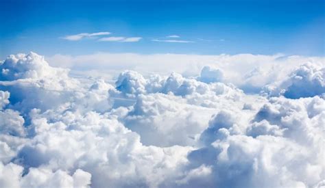 Oblaki kumulonimbus, ki tvorijo nevihte