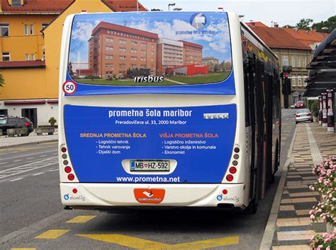 Oglas Zavoda ŽIV!M na avtobusu