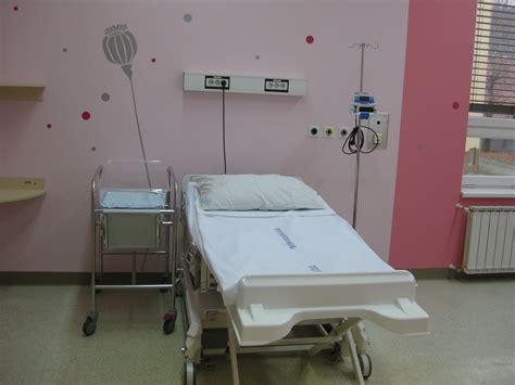 Notranjost sobe za otročnice v Celjski porodnišnici