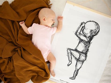 Ilustracija matere, ki doji novorojenčka