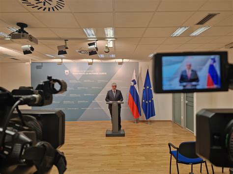 Simbolična podoba tehtnice, ki predstavlja odločitev komisije