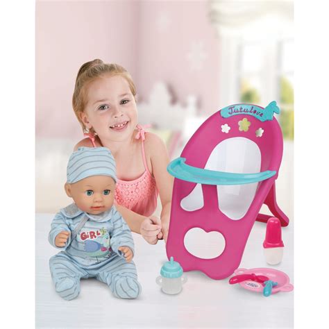 Dojenček v stolčku za hranjenje