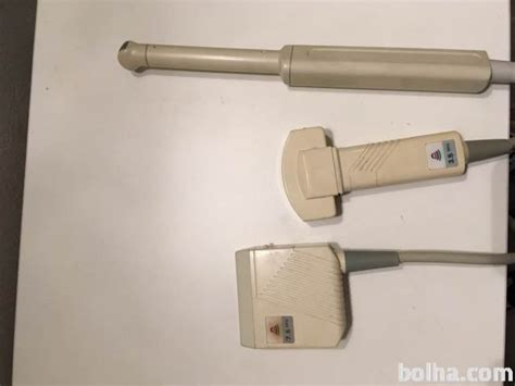 Prikaz ultrazvočne sonde na kolku dojenčka