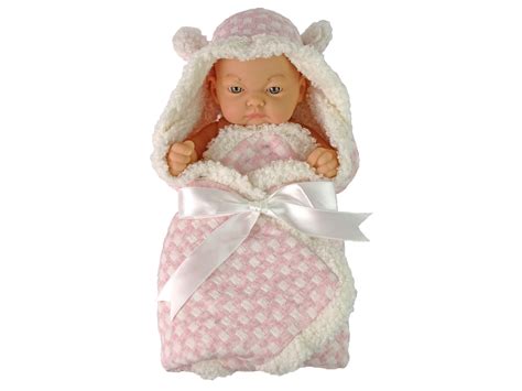 Dojenček ovit v mehko odejico