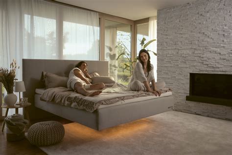 Sodobna porodniška postelja z možnostjo različnih položajev