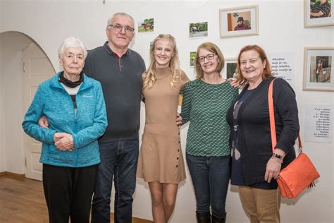 Nina Tomažin z družino