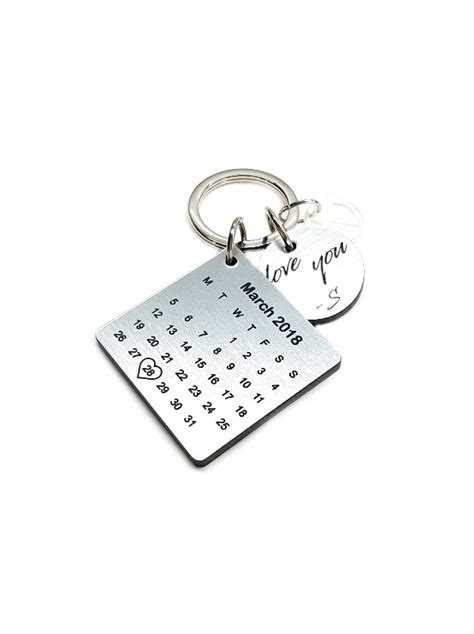 Ilustracija nosečnice s koledarjem