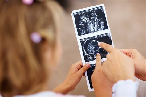 Infografika: Pregledi v prvem trimesesečju nosečnosti