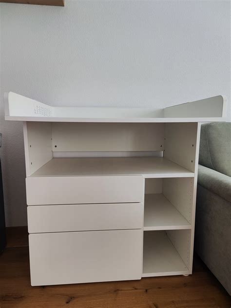 Različne barvne možnosti previjalne mize SMÅSTAD