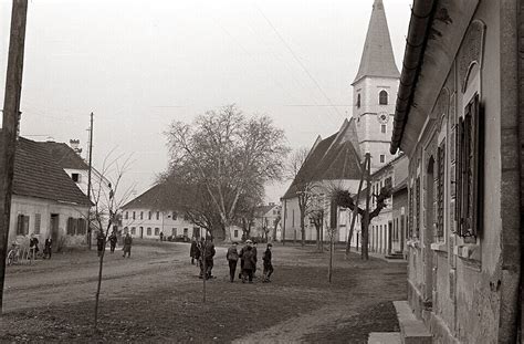 Ilustracija poroda v preteklosti