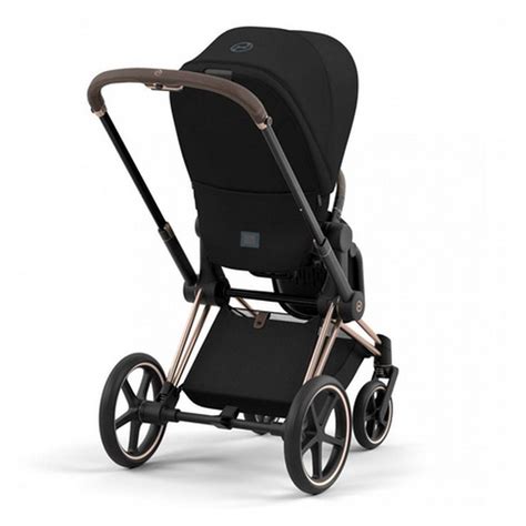 Slika novega vozička Baby Design z nameščenimi gumami z odsevniki