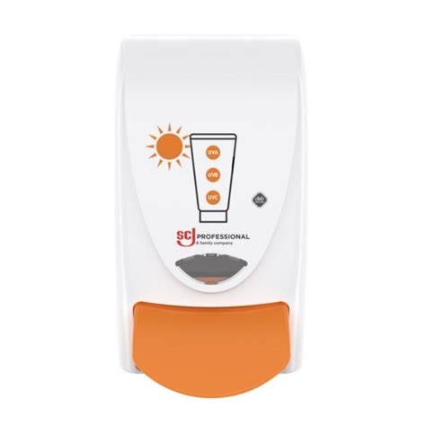 Dojenček z zaščitno kremo na plaži