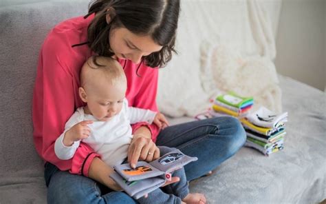 Otroci v interakciji z dojenčkom