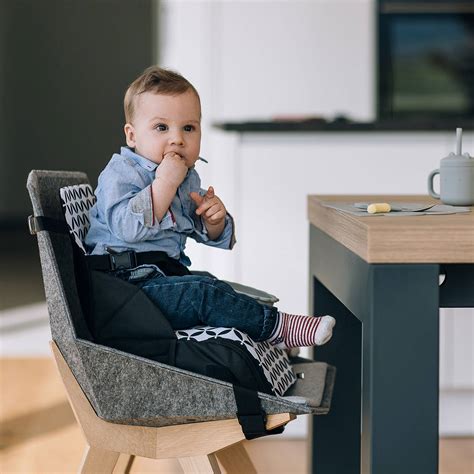 Ergonomski stolček za hranjenje