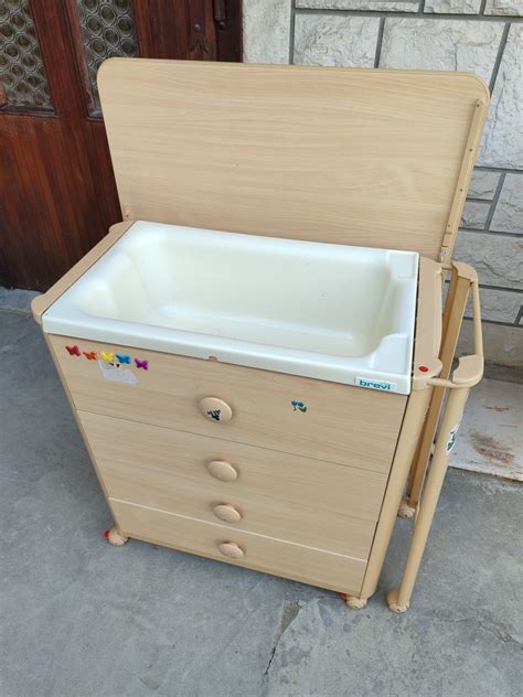 previjalna mizica z banjico