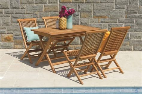 Različne vrste prevlek za vrtno pohištvo