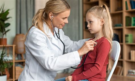 Otrok na sistematskem pregledu pri pediatru