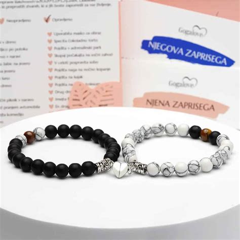 Simbolični obeski na zapestnici