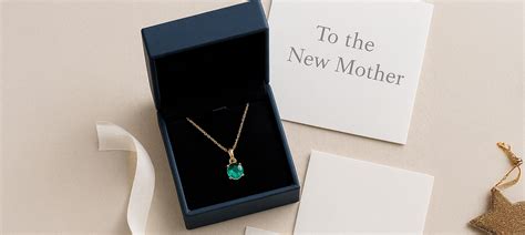 Nakit z vstavljenimi rojstnimi kamni