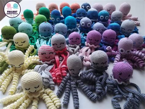 Pletene hobotnice za nedonošenčke v inkubatorju.