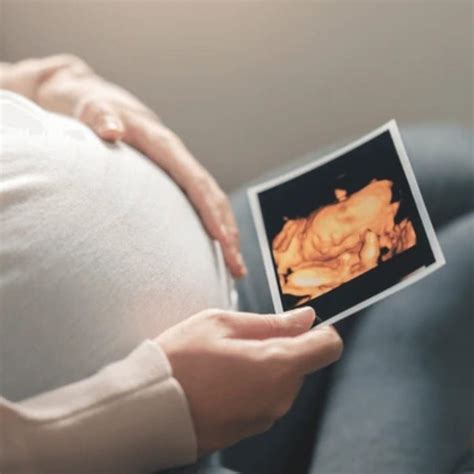 Ultrazvok nosečnice s prikazom plodovnice