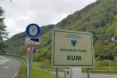 Turistična tabla s slovenskimi kraji