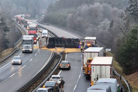 Ilustracija prometne nesreče s tovornjakom