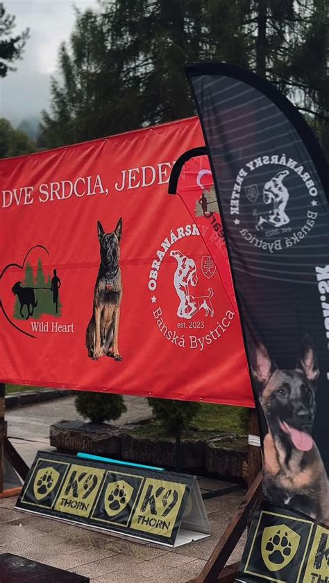 Družina s psom in dojenčkom