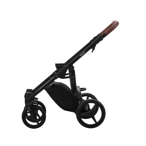 Detail koles Flexy Wheels in zavornega sistema Stop & Go na otroškem vozičku Bebetto