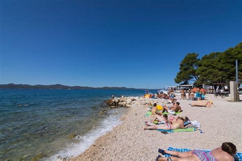 Simbolična fotografija staršev, ki se sproščajo