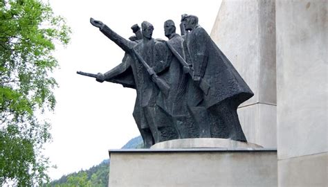 Slovenski partizanski spomenik