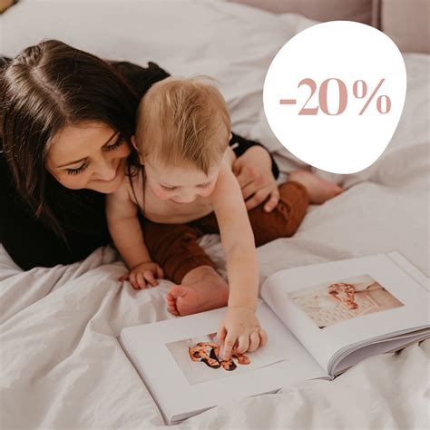 Darilni paket za novorojenčka z Baby beležnico, milestone karticami in drugimi dodatki