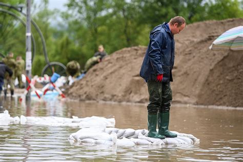 Simbolična upodobitev odtekajoče plodovnice
