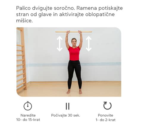 Otrok izvaja vaje s fizioterapevtom