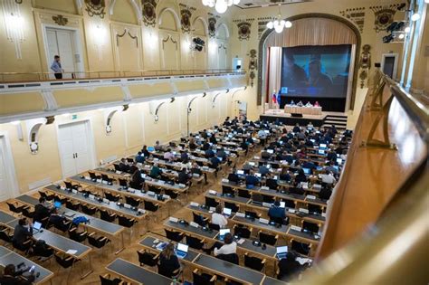 Mednarodne posvojitve in Haaška konvencija