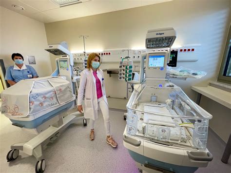 Novorojenček na oddelku za intenzivno nego