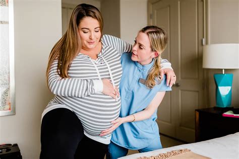 Doula podpira porodnico