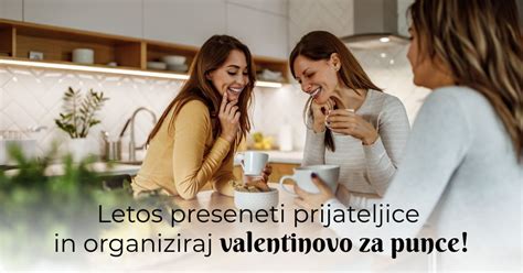 Ilustracija nosečnice s prijateljicami, ki se smejijo in držijo darila