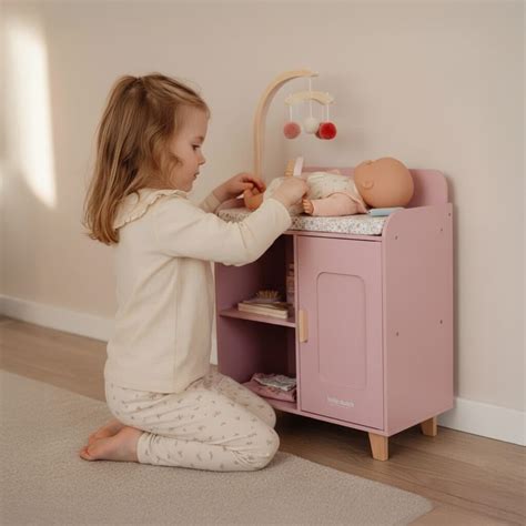 Lesena previjalna mizica Pink Essentials znamke Little Dutch