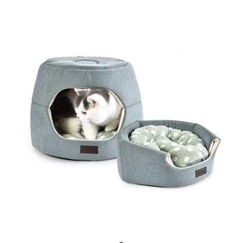 Prikupna mačja postelja.