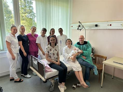 Simbolična slika prisotnosti partnerja pri porodu