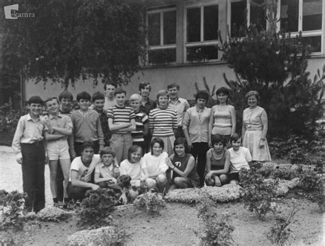 Portret Maje Koprivnikar, diplomirane babice in učiteljice joge