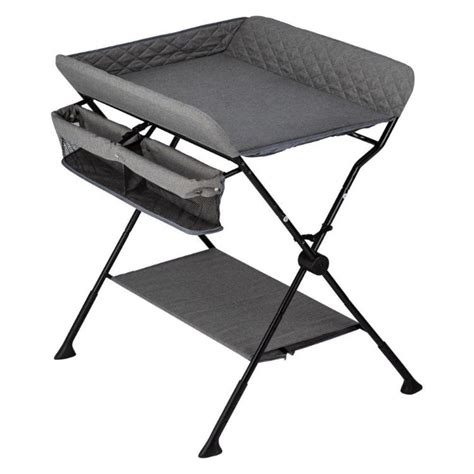 zložljiva previjalna miza, ki prihrani prostor