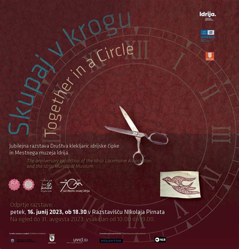 Ženske v krogu molijo ob sveči